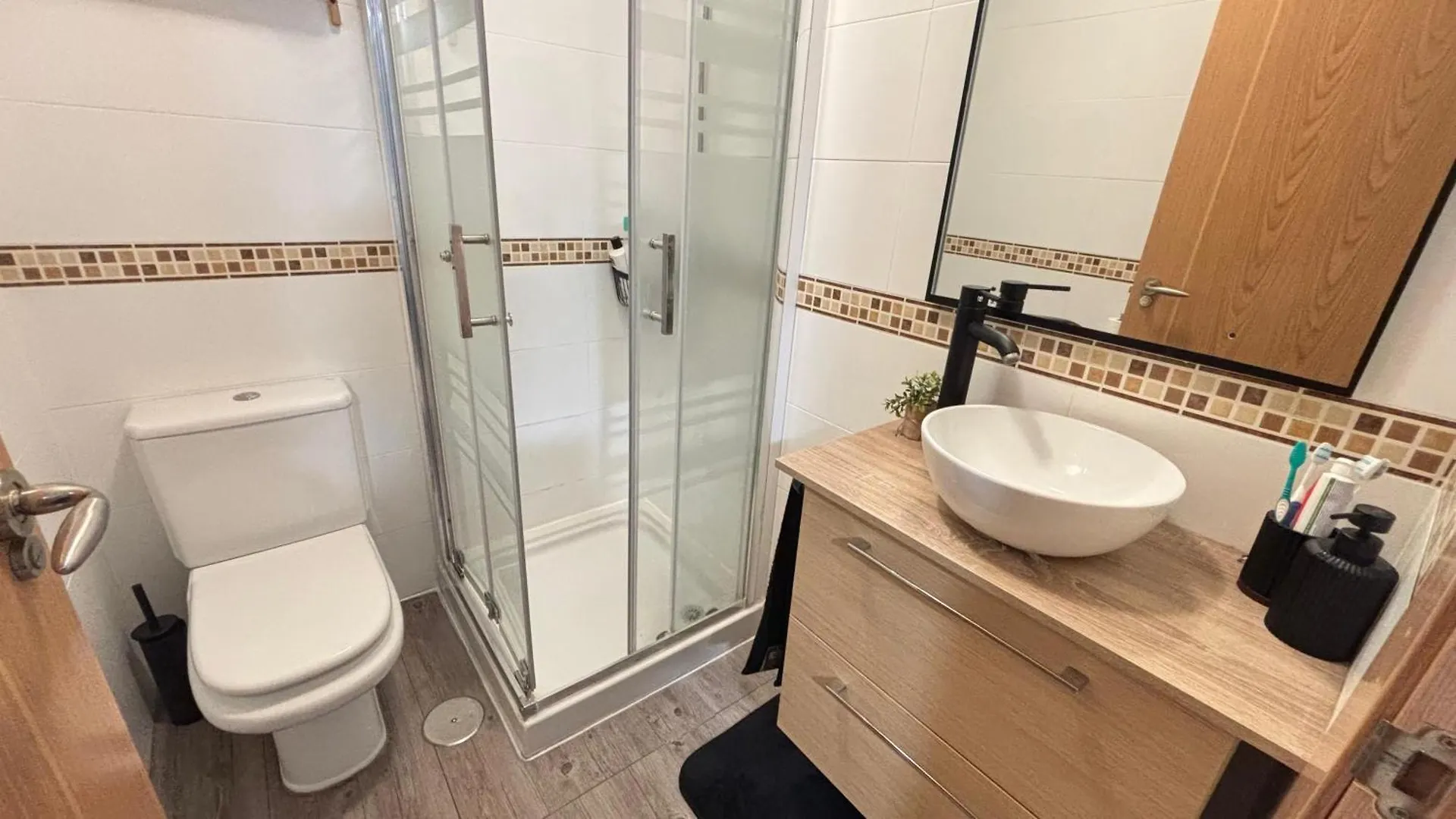 Apartamento Nuevo Con Parking Y Piscina Gratis フエンヒロラ