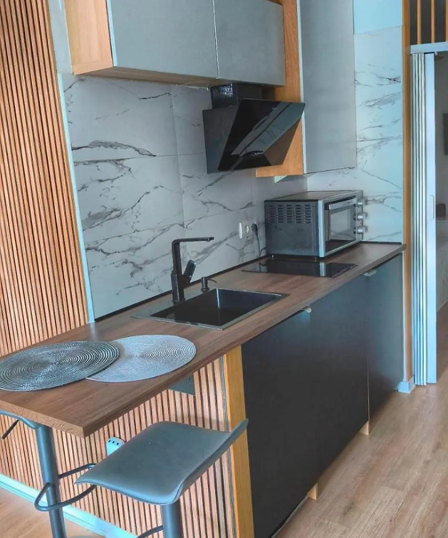 アパート Apartamento Nuevo Con Parking Y Piscina Gratis フエンヒロラ