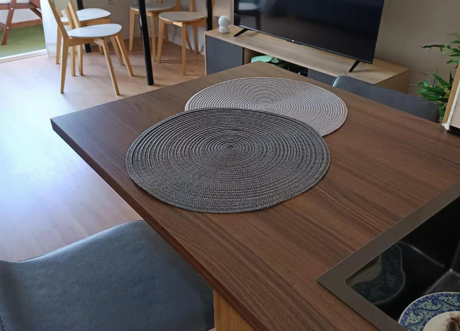 アパート Apartamento Nuevo Con Parking Y Piscina Gratis フエンヒロラ