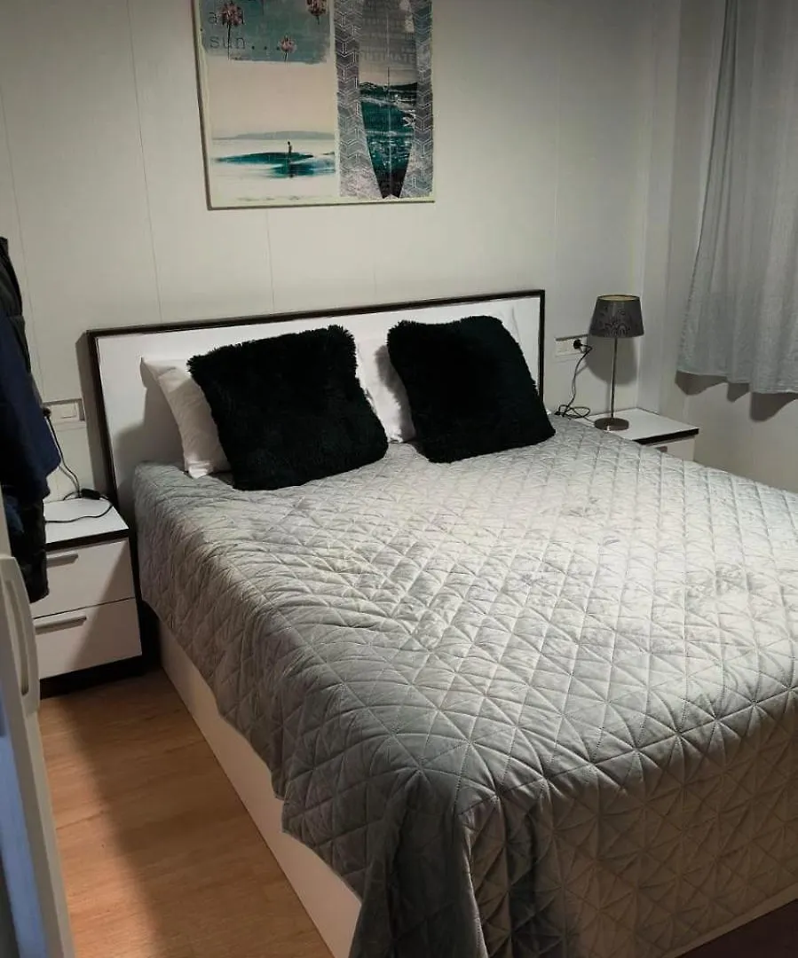 Apartamento Nuevo Con Parking Y Piscina Gratis フエンヒロラ 0*,